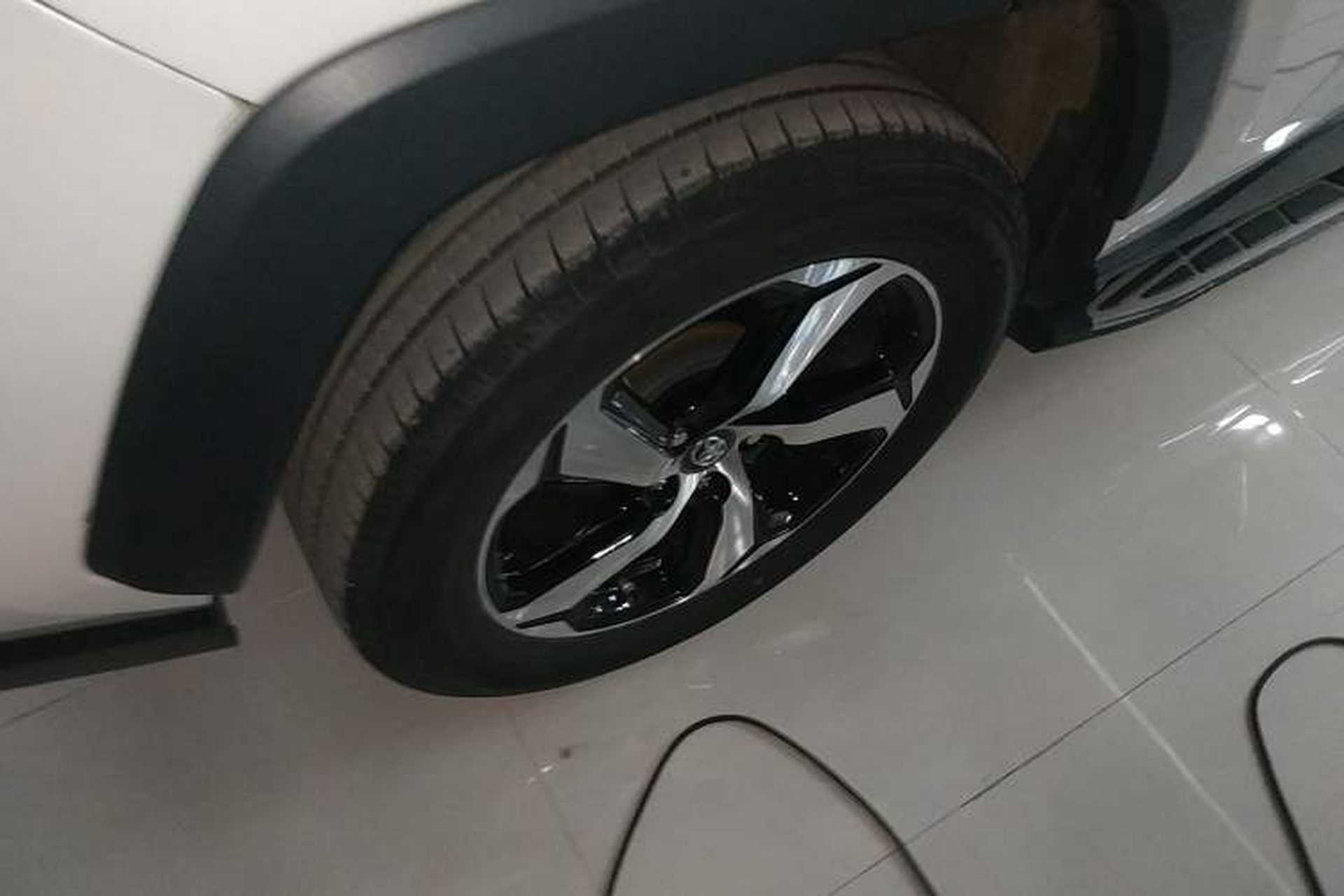 Used Toyota RAV4 2022 Dual-Engine 2.5L E-CVT Four-Wheel Drive Elite Plus Edition Right Rear Wheel Hub