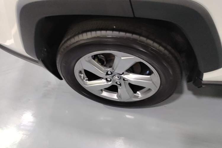 Used Toyota RAV4 2022 2.0L CVT Two-Wheel Drive Fashion Edition Right Rear Wheel Hub
