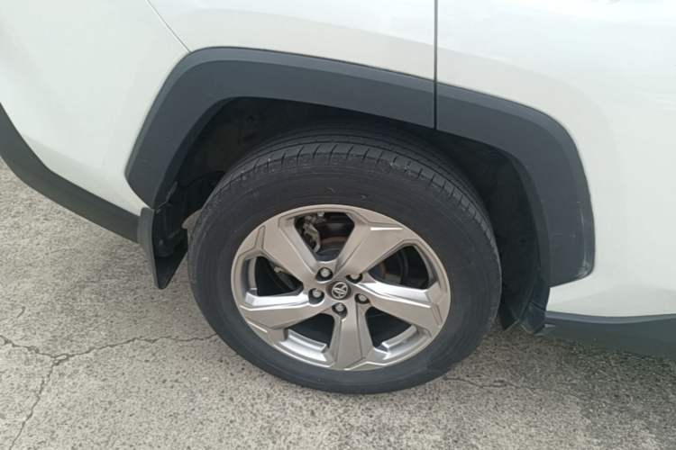 Used Toyota RAV4 2022 2.0L CVT Two-Wheel Drive Fashion Plus Edition Right Rear Wheel Hub