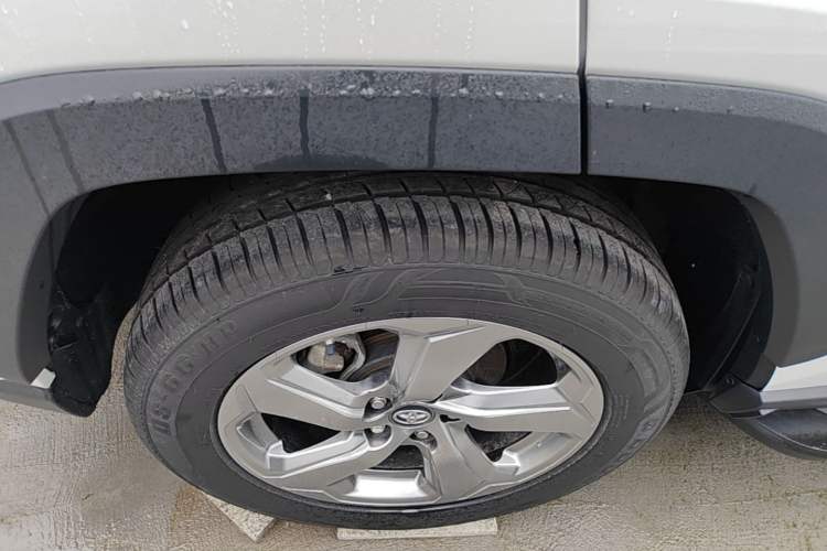 Used Toyota RAV4 2022 2.0L CVT Two-Wheel Drive Fashion Edition Right Rear Wheel Hub