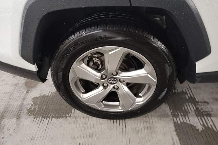 Used Toyota RAV4 2022 2.0L CVT Two-Wheel Drive Fashion Edition Right Rear Wheel Hub
