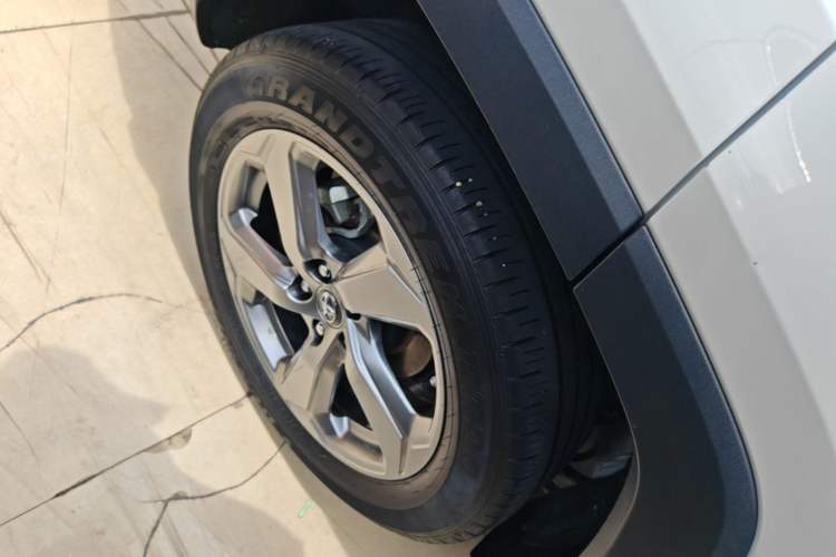 Used Toyota RAV4 2022 2.0L CVT Two-Wheel Drive Fashion Plus Edition Right Rear Wheel Hub