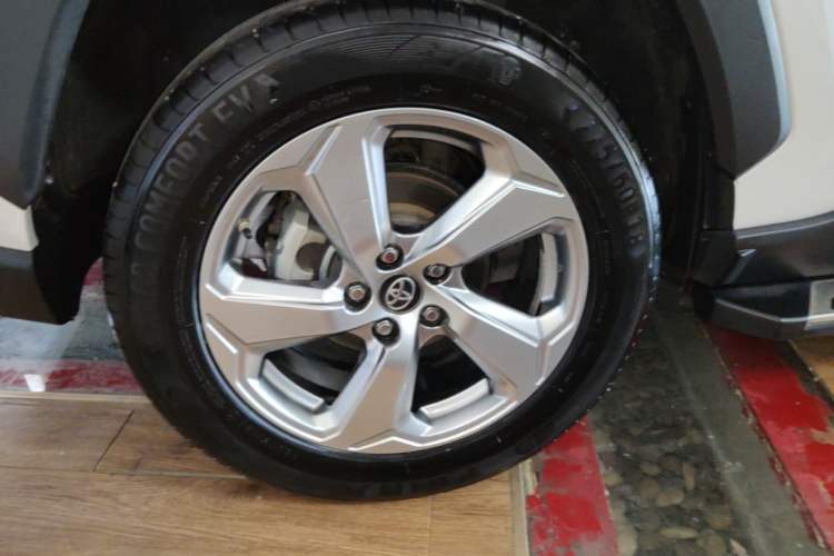Used Toyota RAV4 2022 2.0L CVT Two-Wheel Drive Fashion Plus Edition Right Rear Wheel Hub