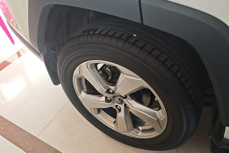 Used Toyota RAV4 2022 2.0L CVT Two-Wheel Drive Fashion Plus Edition Right Rear Wheel Hub