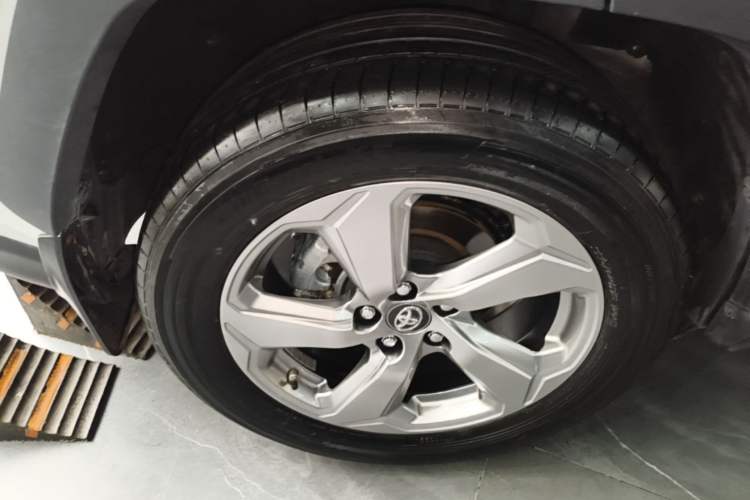 Used Toyota RAV4 2022 2.0L CVT Two-Wheel Drive Fashion Plus Edition Right Rear Wheel Hub