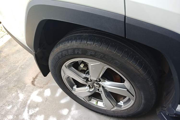 Used Toyota RAV4 2022 Dual-Engine 2.5L E-CVT Two-Wheel Drive Elite Edition Right Rear Wheel Hub