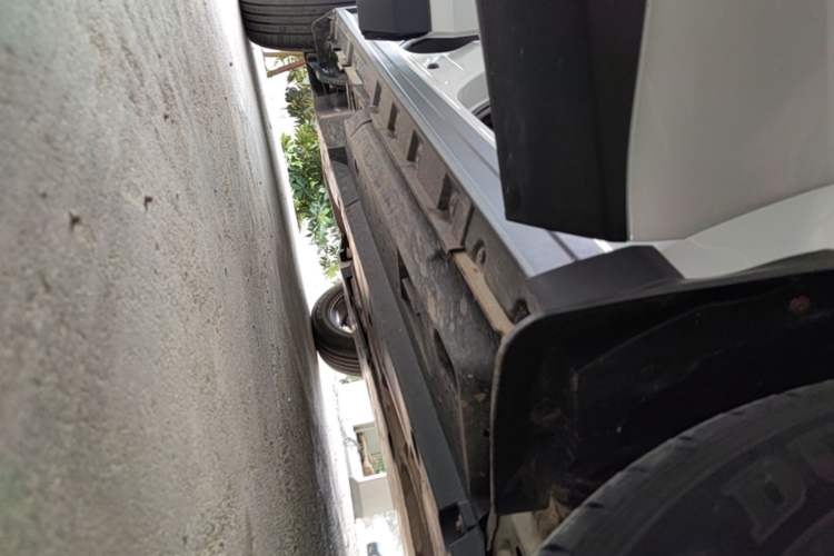 Used Toyota RAV4 2022 2.0L CVT Two-Wheel Drive Fashion Edition Right Side Sill