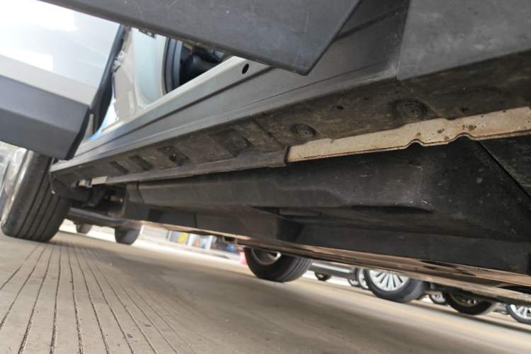 Used Toyota RAV4 2022 2.0L CVT Two-Wheel Drive Fashion Plus Edition Right Side Sill