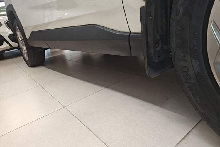 Used Toyota RAV4 2022 2.0L CVT Two-Wheel Drive Fashion Plus Edition Right Side Sill