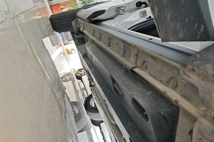 Used Toyota RAV4 2022 2.0L CVT Two-Wheel Drive Fashion Edition Right Side Sill