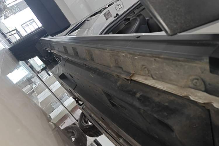 Used Toyota RAV4 2022 2.0L CVT Two-Wheel Drive Fashion Edition Right Side Sill