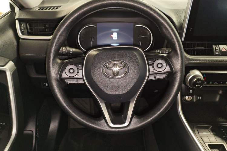 Used Toyota RAV4 2022 2.0L CVT Two-Wheel Drive Fashion Edition Steering Wheel