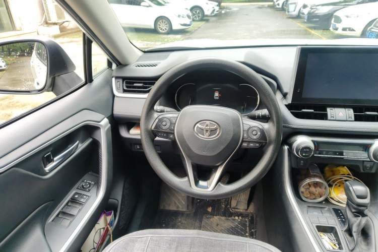 Used Toyota RAV4 2022 2.0L CVT Two-Wheel Drive Fashion Edition Steering Wheel