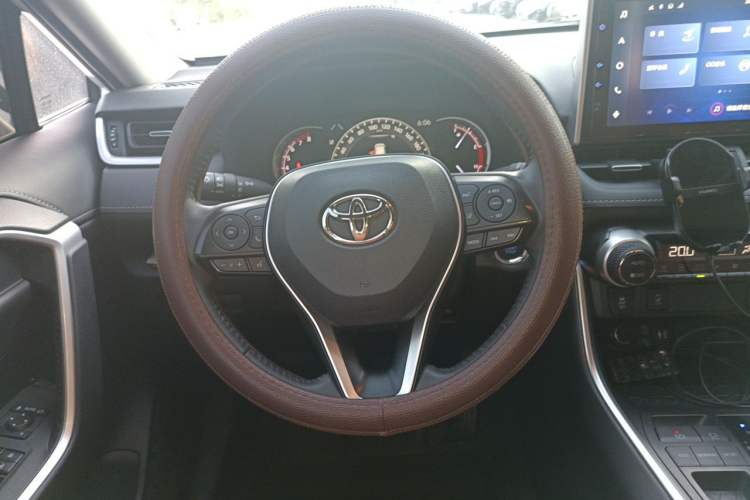 Used Toyota RAV4 2022 2.0L CVT Two-Wheel Drive Fashion Plus Edition Steering Wheel