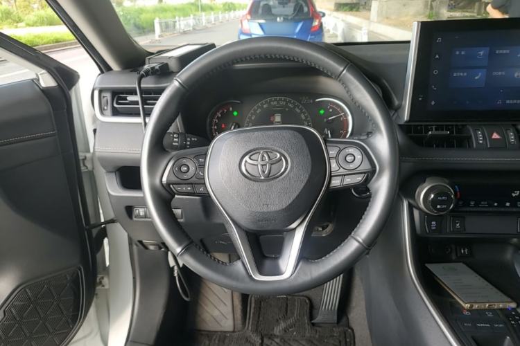 Used Toyota RAV4 2022 2.0L CVT Two-Wheel Drive Fashion Plus Edition Steering Wheel