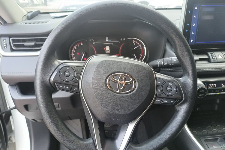 Used Toyota RAV4 2022 2.0L CVT Two-Wheel Drive Fashion Edition Steering Wheel