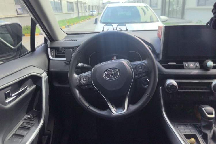 Used Toyota RAV4 2022 2.0L CVT Two-Wheel Drive Fashion Plus Edition Steering Wheel