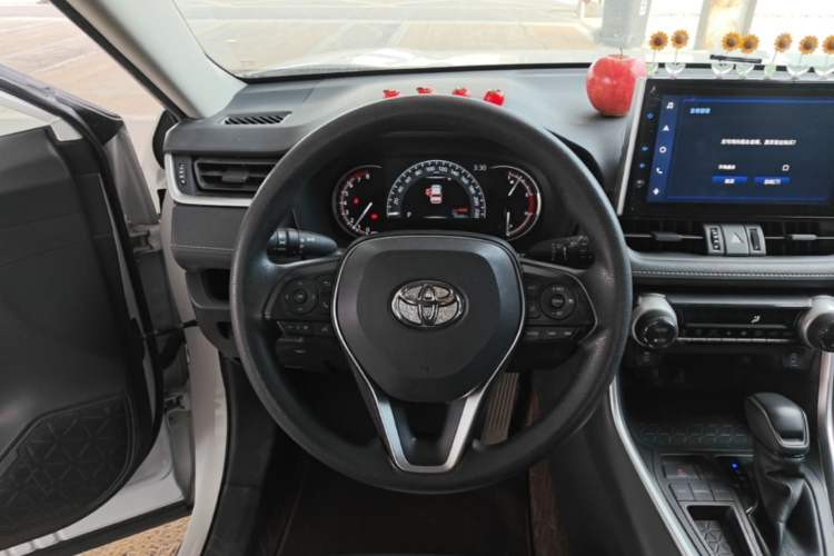 Used Toyota RAV4 2022 2.0L CVT Two-Wheel Drive Fashion Edition Steering Wheel