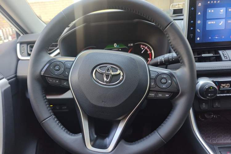 Used Toyota RAV4 2022 2.0L CVT Two-Wheel Drive Prestige Edition Steering Wheel