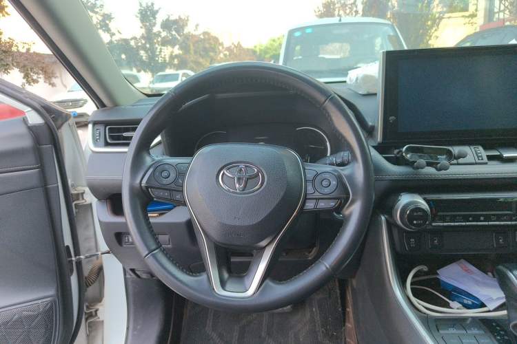 Used Toyota RAV4 2022 2.0L CVT Two-Wheel Drive Prestige Edition Steering Wheel