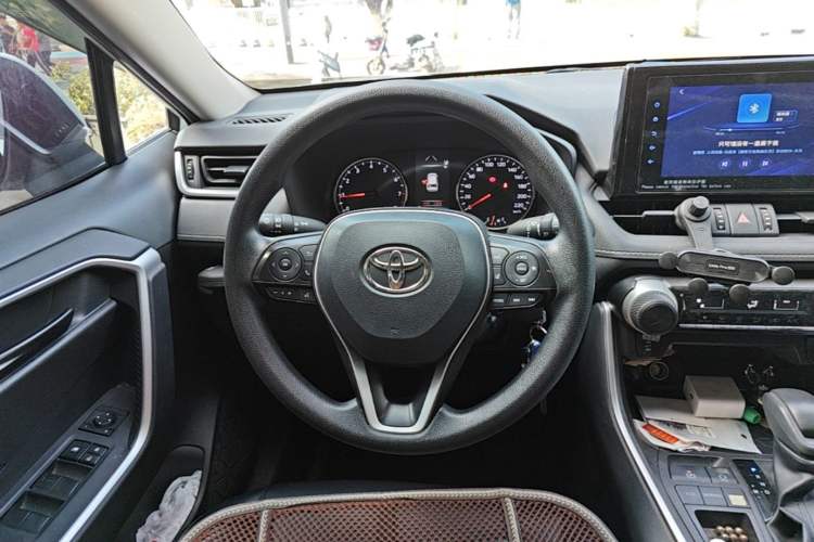 Used Toyota RAV4 2022 2.0L CVT Two-Wheel Drive Urban Edition Steering Wheel