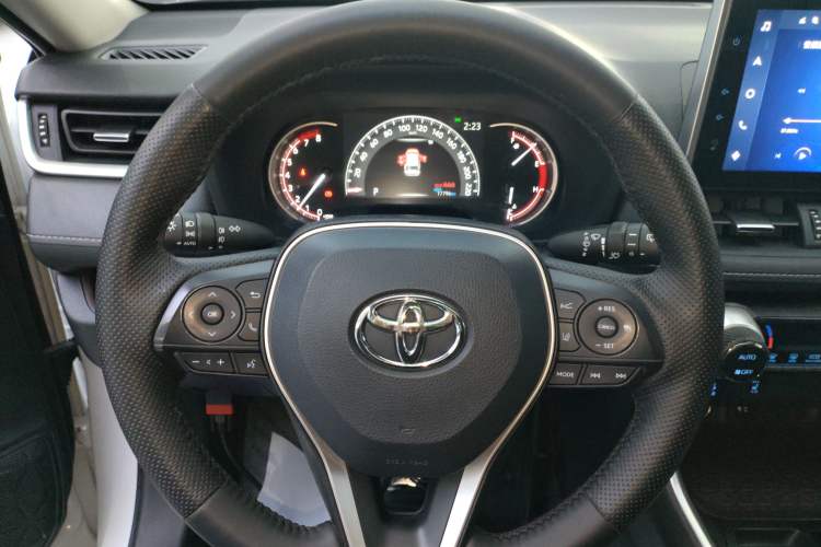Used Toyota RAV4 2022 2.0L CVT Two-Wheel Drive Prestige Edition Steering Wheel