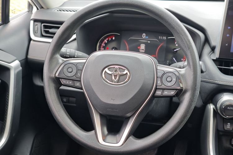 Used Toyota RAV4 2022 2.0L CVT Two-Wheel Drive Fashion Edition Steering Wheel