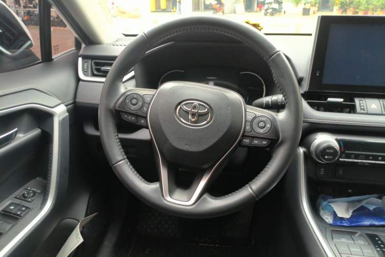Used Toyota RAV4 2022 2.0L CVT Two-Wheel Drive Fashion Plus Edition Steering Wheel