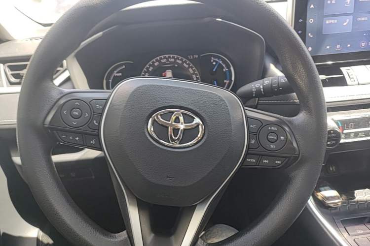 Used Toyota RAV4 2022 Dual-Engine 2.5L E-CVT Two-Wheel Drive Elite Edition Steering Wheel