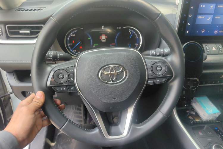 Used Toyota RAV4 2022 Dual-Engine 2.5L E-CVT Four-Wheel Drive Elite Plus Edition Steering Wheel