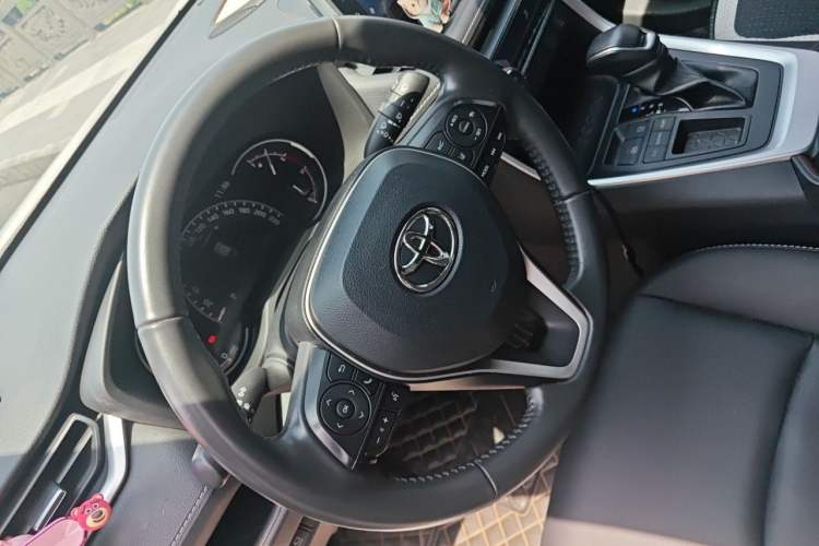Used Toyota RAV4 2022 2.0L CVT Two-Wheel Drive Fashion Plus Edition Steering Wheel