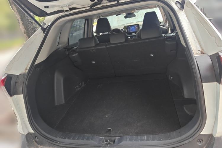 Used Toyota RAV4 2022 2.0L CVT Two-Wheel Drive Fashion Plus Edition Trunk