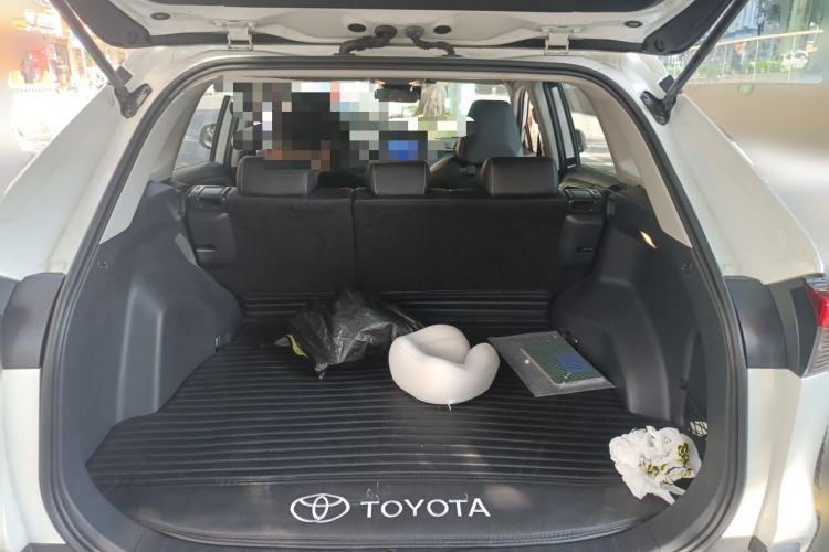 Used Toyota RAV4 2022 2.0L CVT Two-Wheel Drive Fashion Edition Trunk