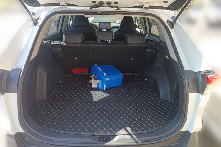 Used Toyota RAV4 2022 2.0L CVT 4x4 Style Plus Edition Trunk