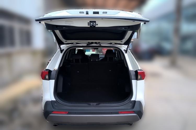 Used Toyota RAV4 2022 2.0L CVT Two-Wheel Drive Fashion Plus Edition Trunk