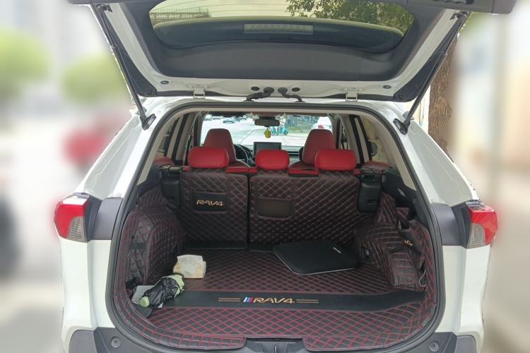 Used Toyota RAV4 2022 2.0L CVT Two-Wheel Drive Fashion Edition Trunk