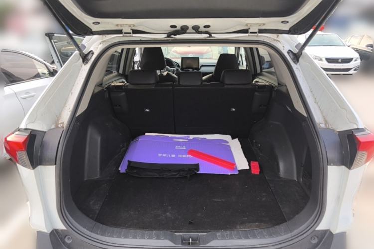 Used Toyota RAV4 2022 2.0L CVT 4x4 Style Plus Edition Trunk