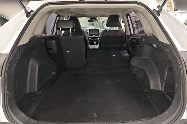 Used Toyota RAV4 2022 2.0L CVT Two-Wheel Drive Fashion Plus Edition Trunk