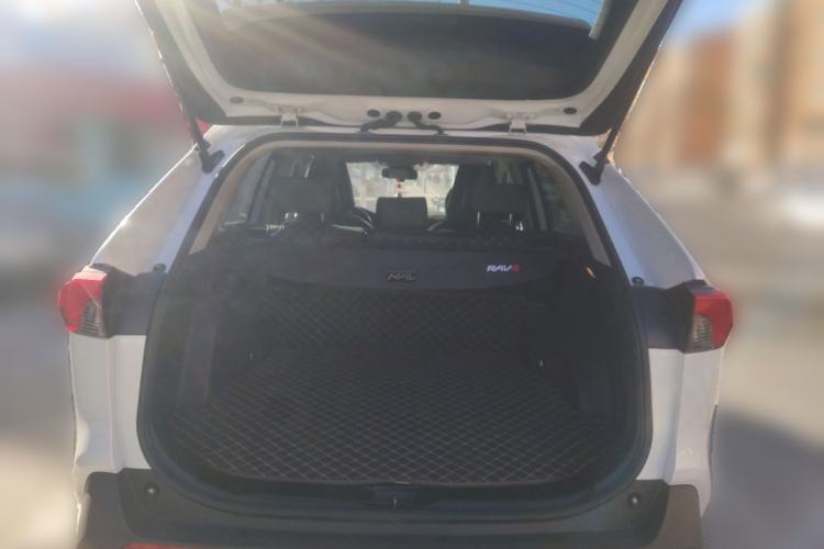 Used Toyota RAV4 2022 2.0L CVT 4x4 Style Plus Edition Trunk