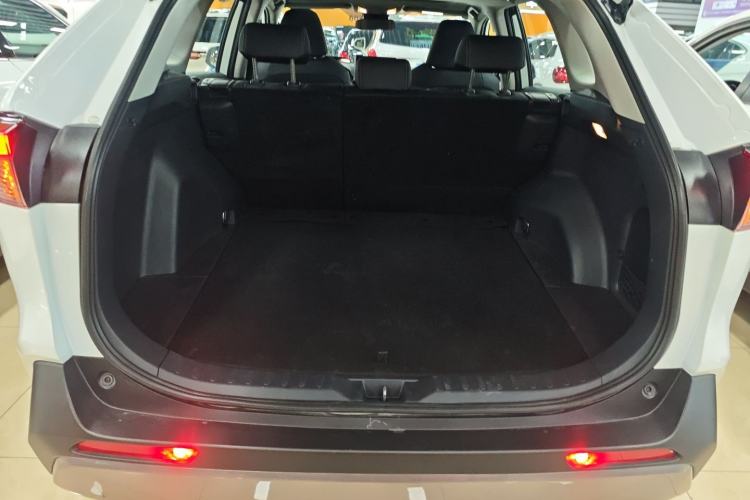 Used Toyota RAV4 2022 Dual-Engine 2.5L E-CVT Two-Wheel Drive Elite Edition Trunk