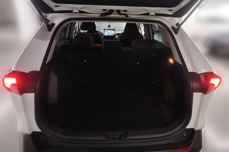 Used Toyota RAV4 2022 Dual-Engine 2.5L E-CVT Two-Wheel Drive Elite Edition Trunk