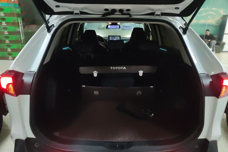 Used Toyota RAV4 2022 2.0L CVT Two-Wheel Drive Fashion Plus Edition Trunk