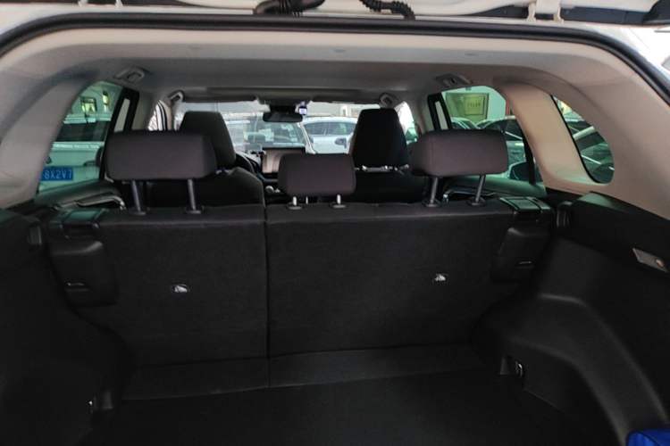 Used Toyota RAV4 2022 2.0L CVT Two-Wheel Drive Fashion Edition Trunk