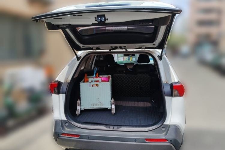 Used Toyota RAV4 2022 2.0L CVT Two-Wheel Drive Fashion Edition Trunk