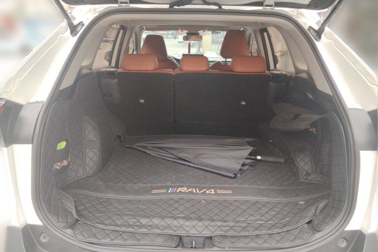 Used Toyota RAV4 2022 Dual-Engine 2.5L E-CVT Two-Wheel Drive Elite Edition Trunk