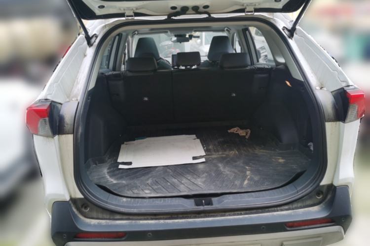 Used Toyota RAV4 2022 2.0L CVT Four-Wheel Drive Premium Edition Trunk