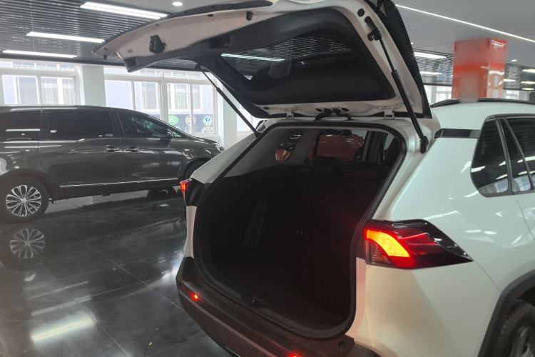 Used Toyota RAV4 2022 Dual-Engine 2.5L E-CVT Two-Wheel Drive Elite Edition Trunk