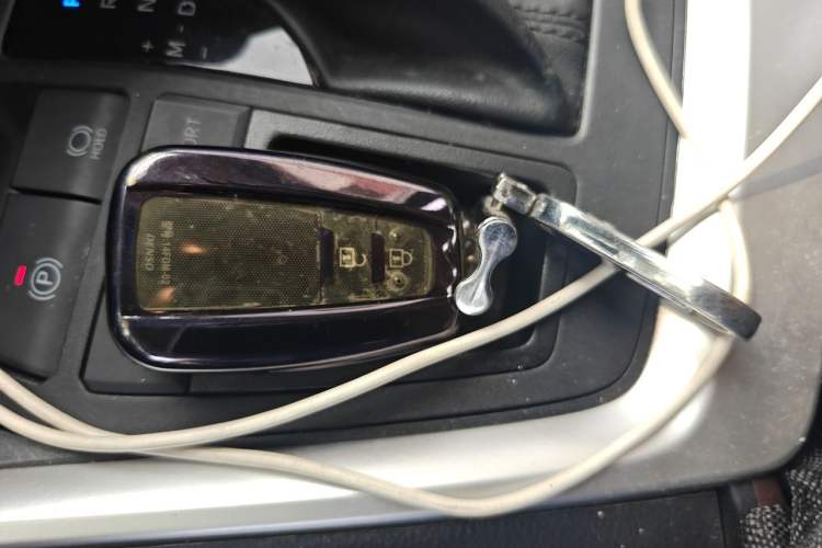Used Toyota RAV4 2022 2.0L CVT Two-Wheel Drive Fashion Plus Edition Vehicle Key