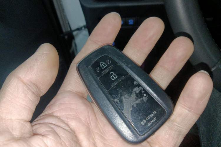 Used Toyota RAV4 2022 Dual-Engine 2.5L E-CVT Four-Wheel Drive Elite Plus Edition Vehicle Key