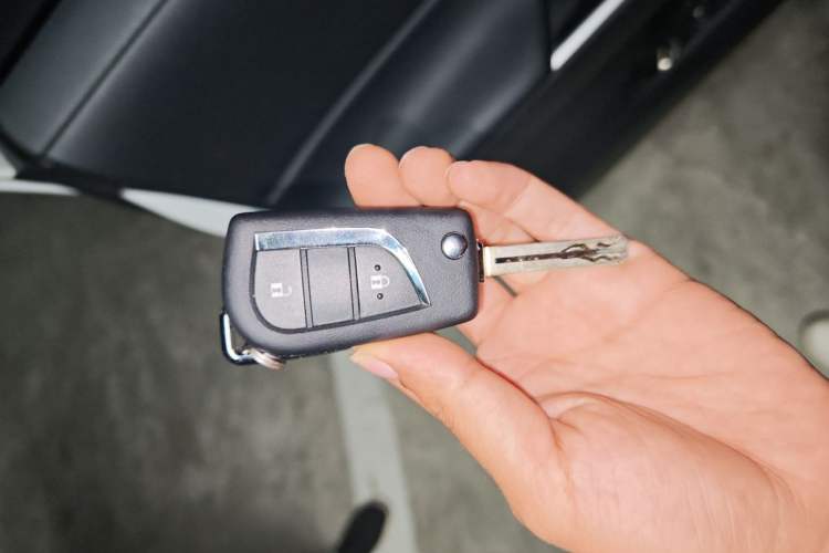 Used Toyota RAV4 2022 2.0L CVT Two-Wheel Drive Urban Edition Vehicle Key